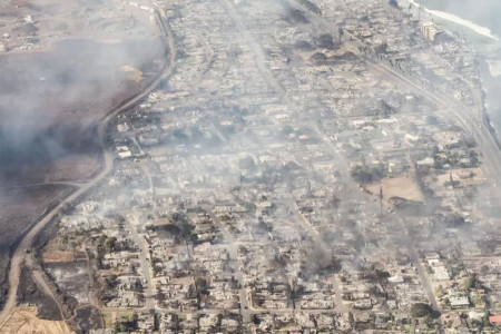 Hawaii wildfires burn historic town of Lahaina 'to the ground'