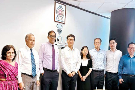 Sinopec, experts team discuss the progress of their projects with BOI