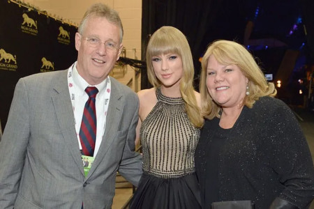 Taylor Swift's father escapes charge over alleged Australia assault