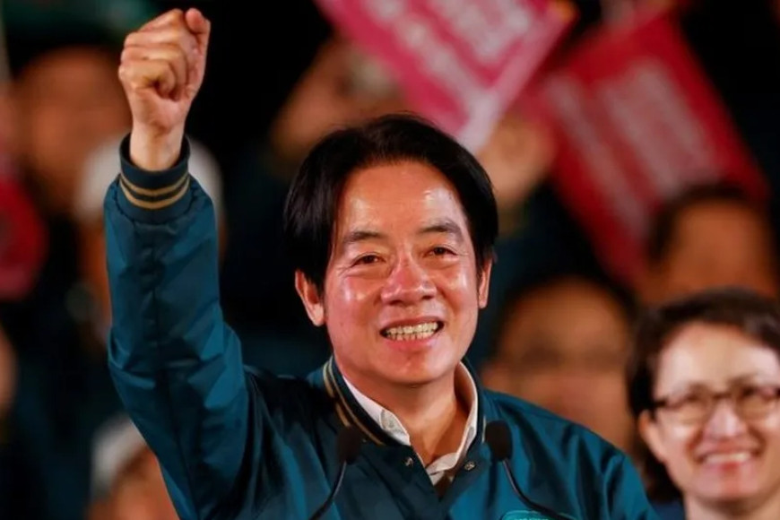 Taiwan election: China warns voters then condemns US 'brazen chattering'