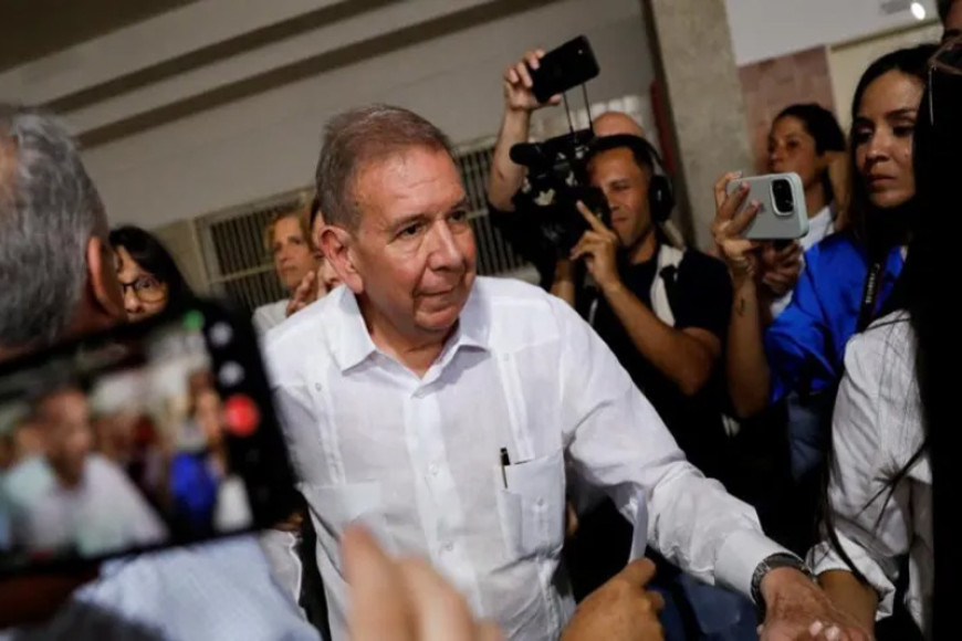 Venezuela's opposition leader leaves country for Spain
